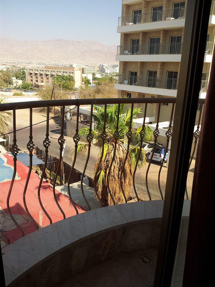 Faulty Towers Hotel Eilat Eksteriør bilde