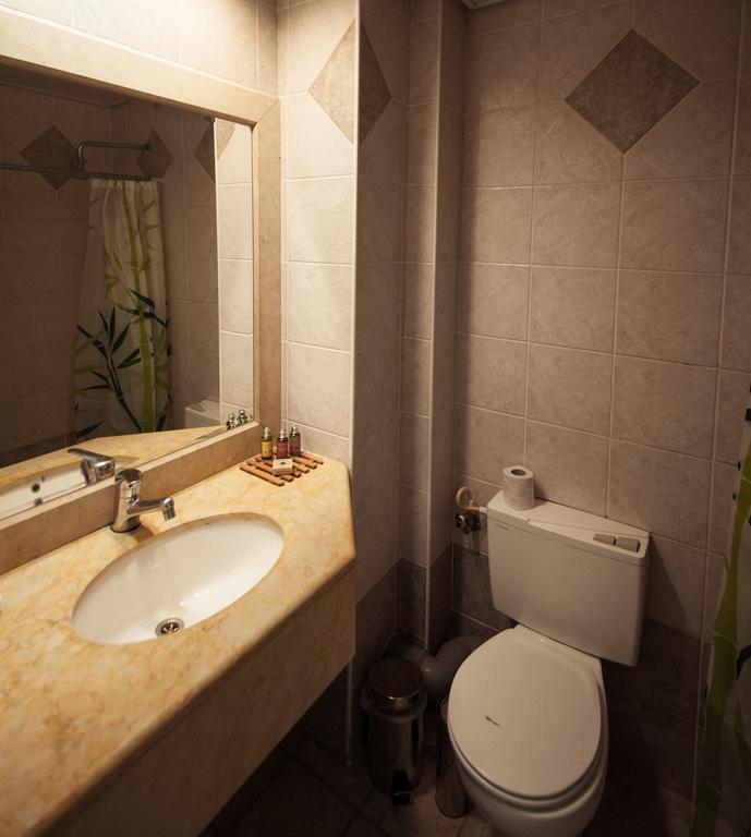 Faulty Towers Hotel Eilat Eksteriør bilde