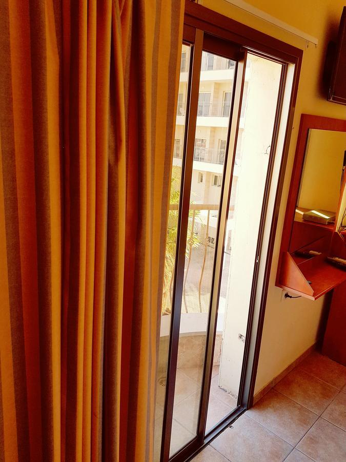 Faulty Towers Hotel Eilat Eksteriør bilde