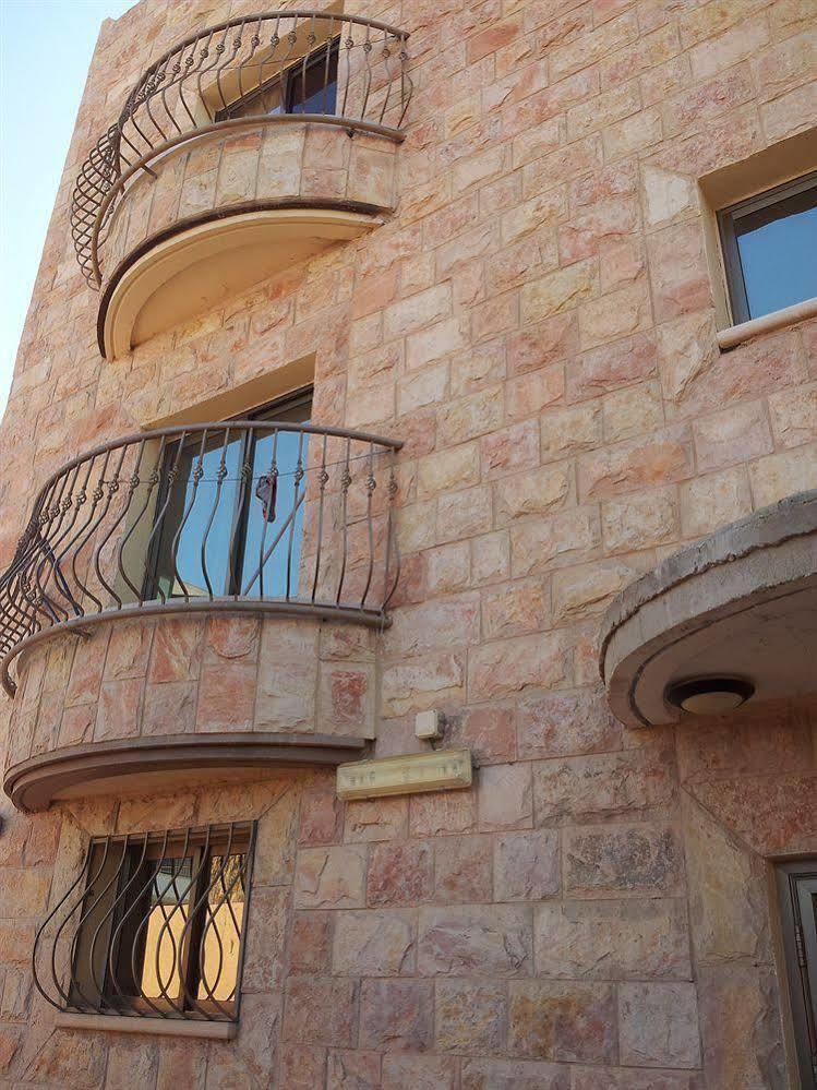 Faulty Towers Hotel Eilat Eksteriør bilde